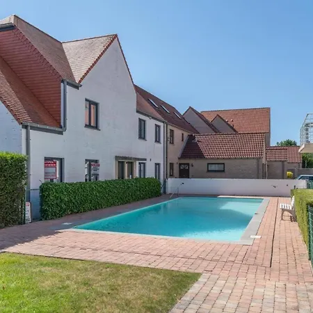 Met Zwembad In Neoportus