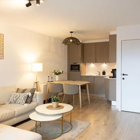 Appartement Met Zwembad In Neoportus