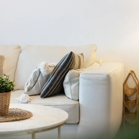 Met Zwembad In Neoportus * ניופורט