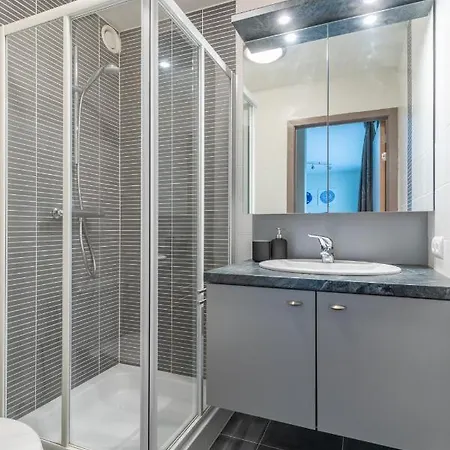 Met Zwembad In Neoportus 아파트 *