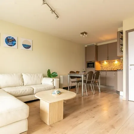 아파트 Met Zwembad In Neoportus