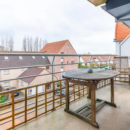 Met Zwembad In Neoportus *