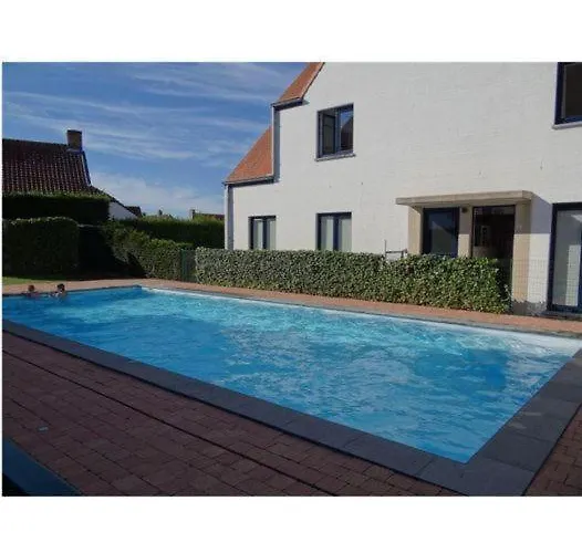 Met Zwembad In Neoportus * ניופורט