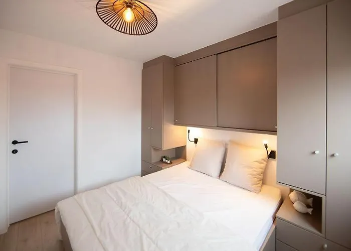 Apartamento Met Zwembad In Neoportus